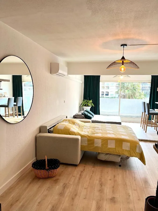 Le Sud Plage Et Piscine Gassin Apartment