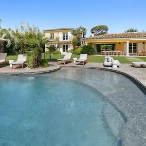 Grande St-tropez Area Avec Piscine Chauffee Villa
